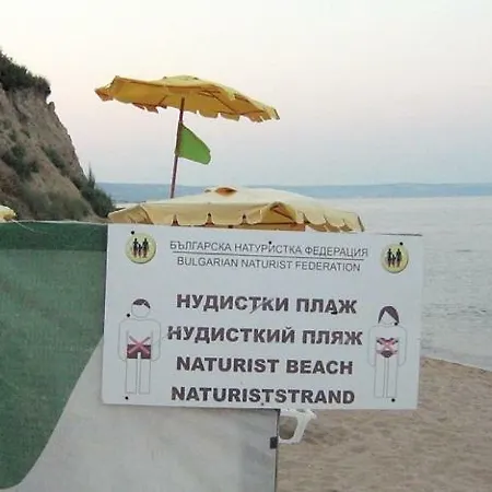 Aurora Pensión Golden Sands